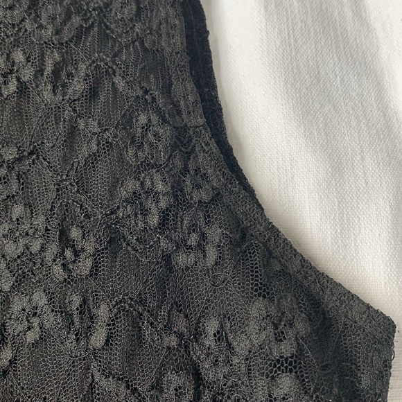 💥 East 5th lace sleeveless top - Picture 5 of 6